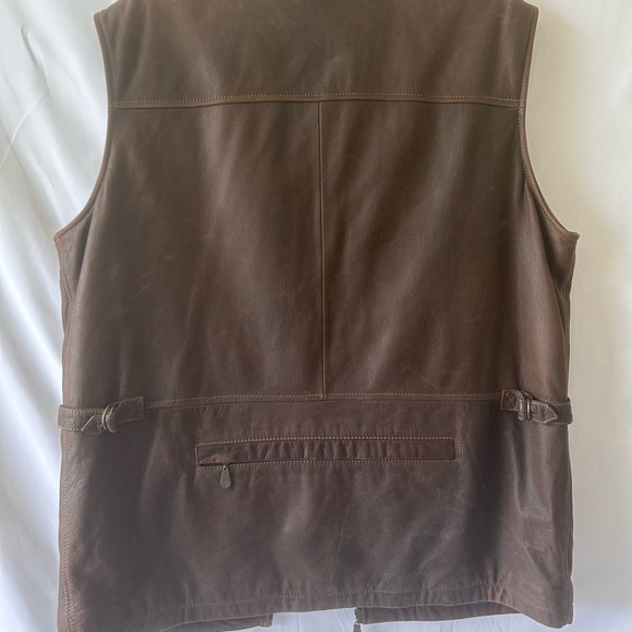 Roundtree & Yorke Brown Outdoor Vest - Picture 10 of 16